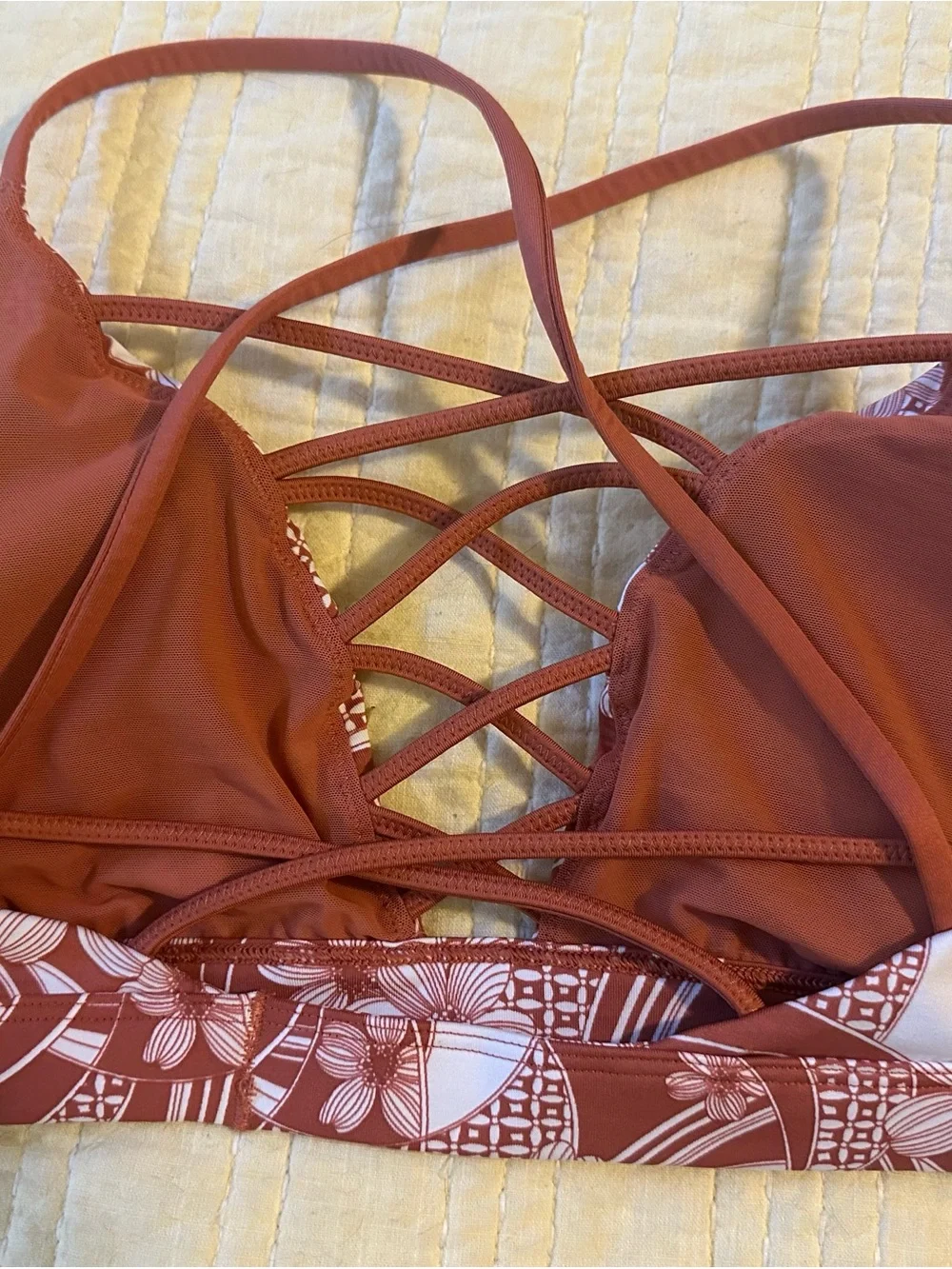 Victoria’s Secret Floral Strappy Swimsuit Top large — Rust Floral